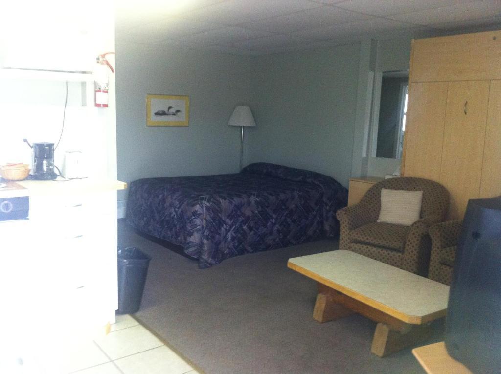 Raccoon Lodge Motel Sylvan Lake Cameră foto