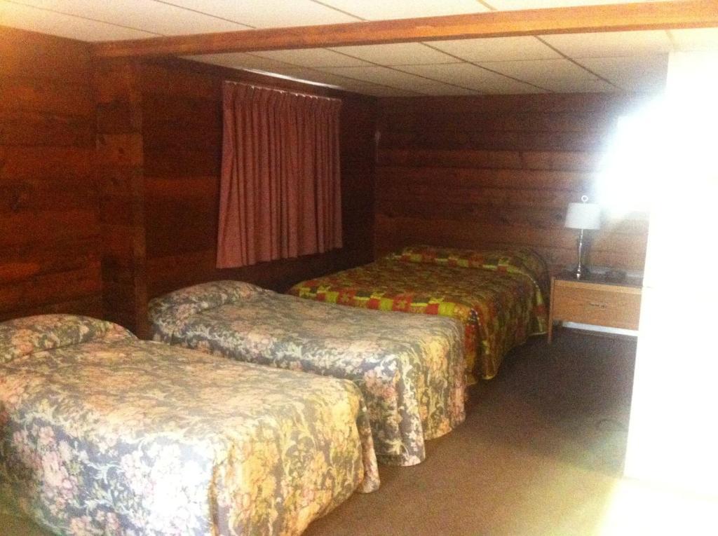 Raccoon Lodge Motel Sylvan Lake Cameră foto