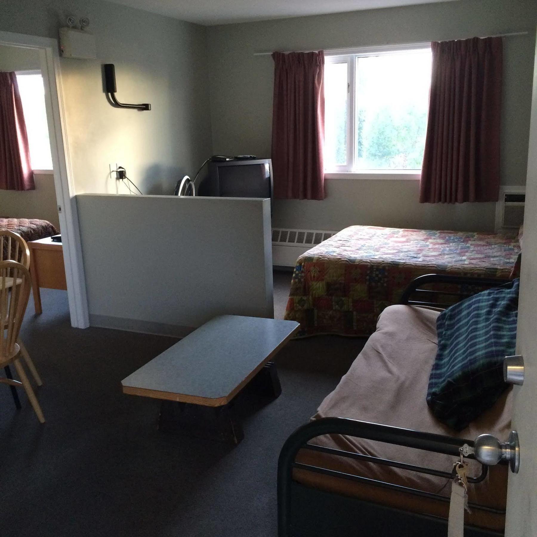 Raccoon Lodge Motel Sylvan Lake Exterior foto